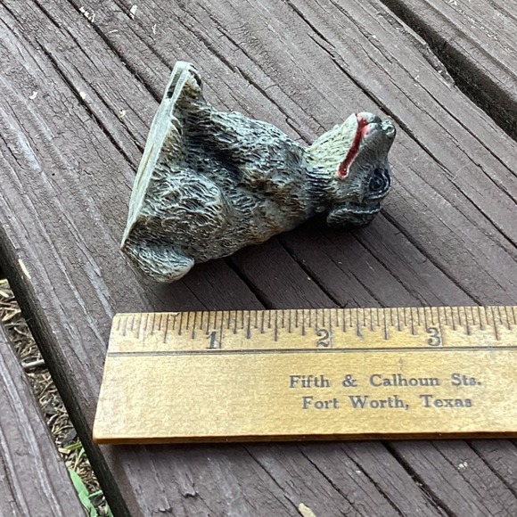Vintage Taiwan R.O.C. Terrier Dog Mini Figurine – Resin 3" Collectible Decor - Picture 6 of 6